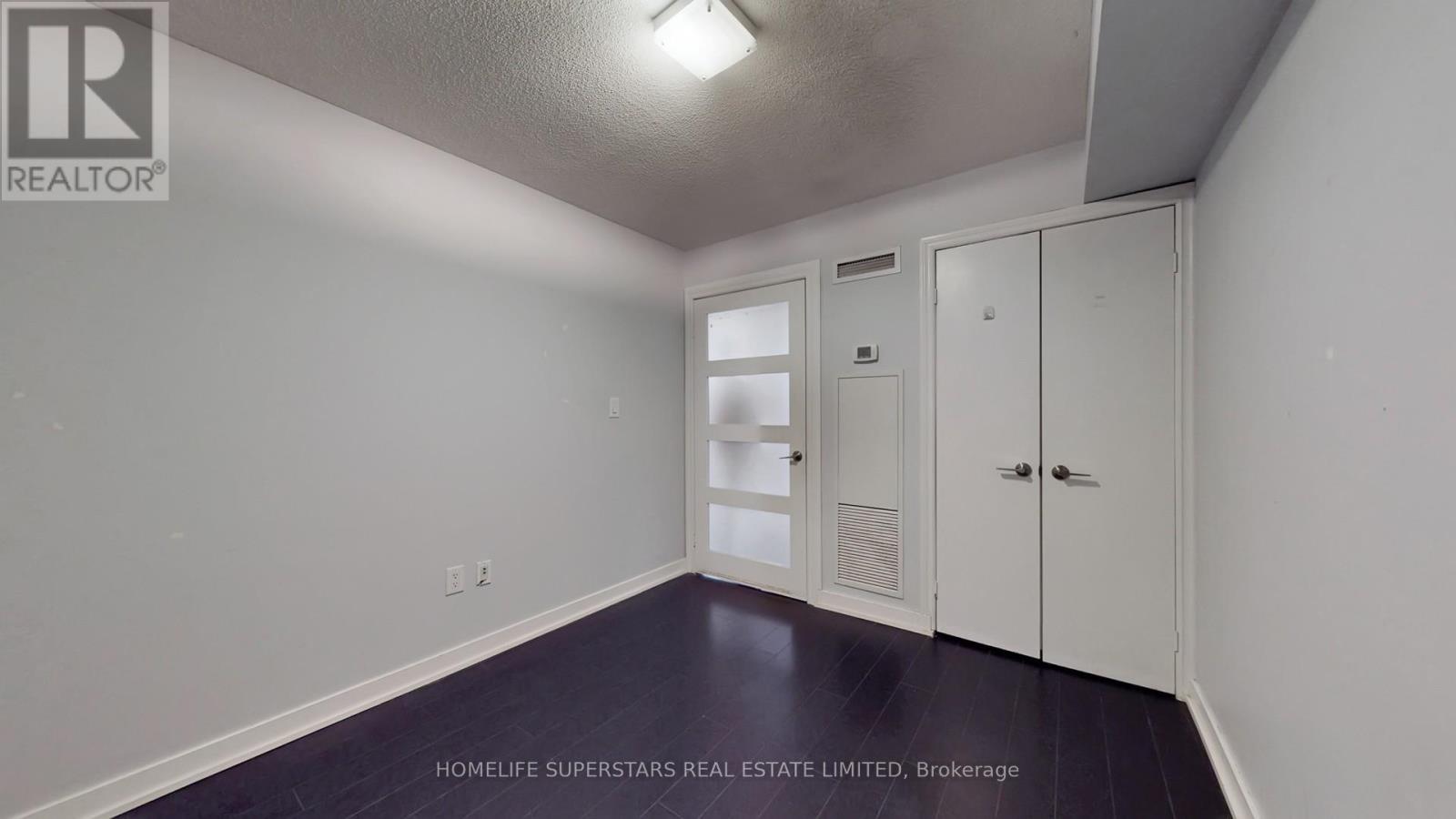 526 - 10 Capreol Court, Toronto, Ontario  M5V 4B3 - Photo 24 - C12692096