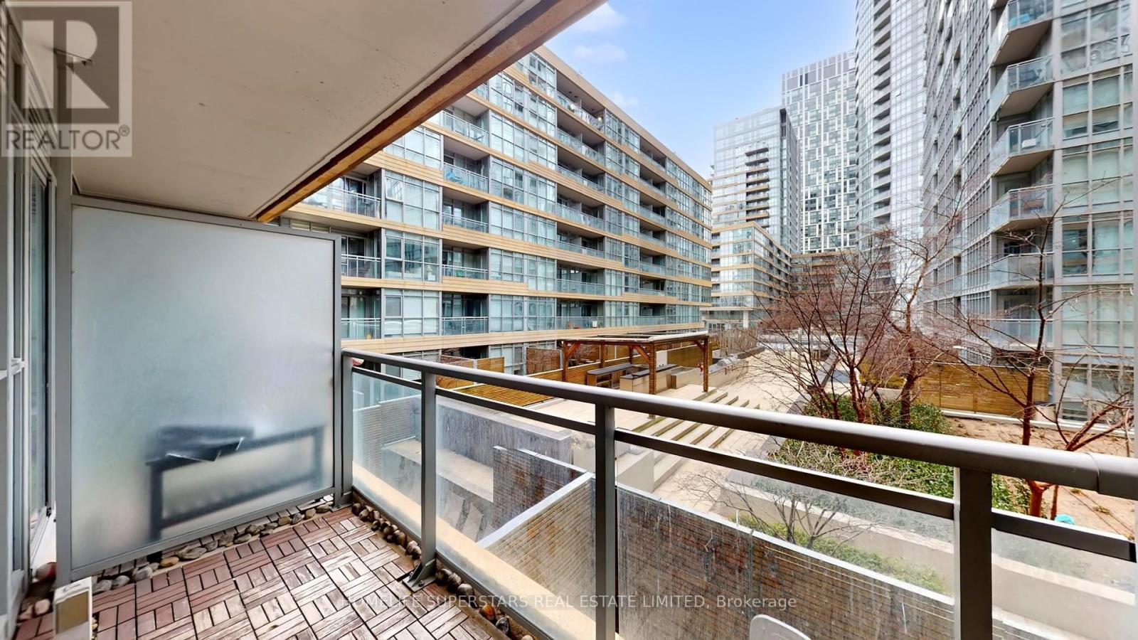 526 - 10 Capreol Court, Toronto, Ontario  M5V 4B3 - Photo 28 - C12692096