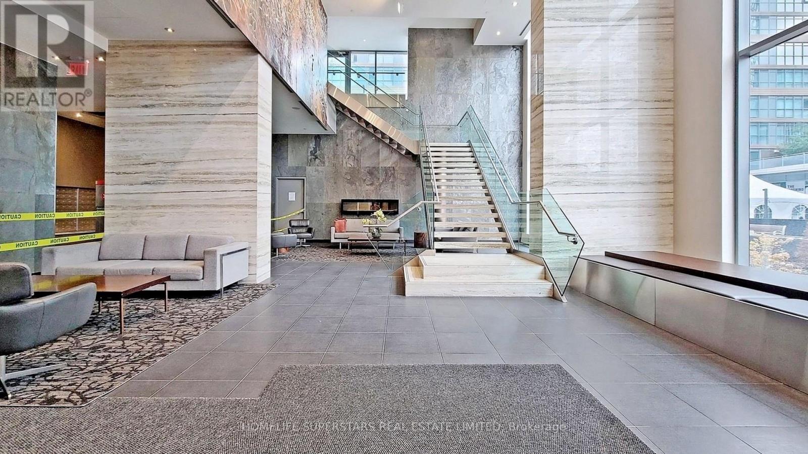 526 - 10 Capreol Court, Toronto, Ontario  M5V 4B3 - Photo 4 - C12692096