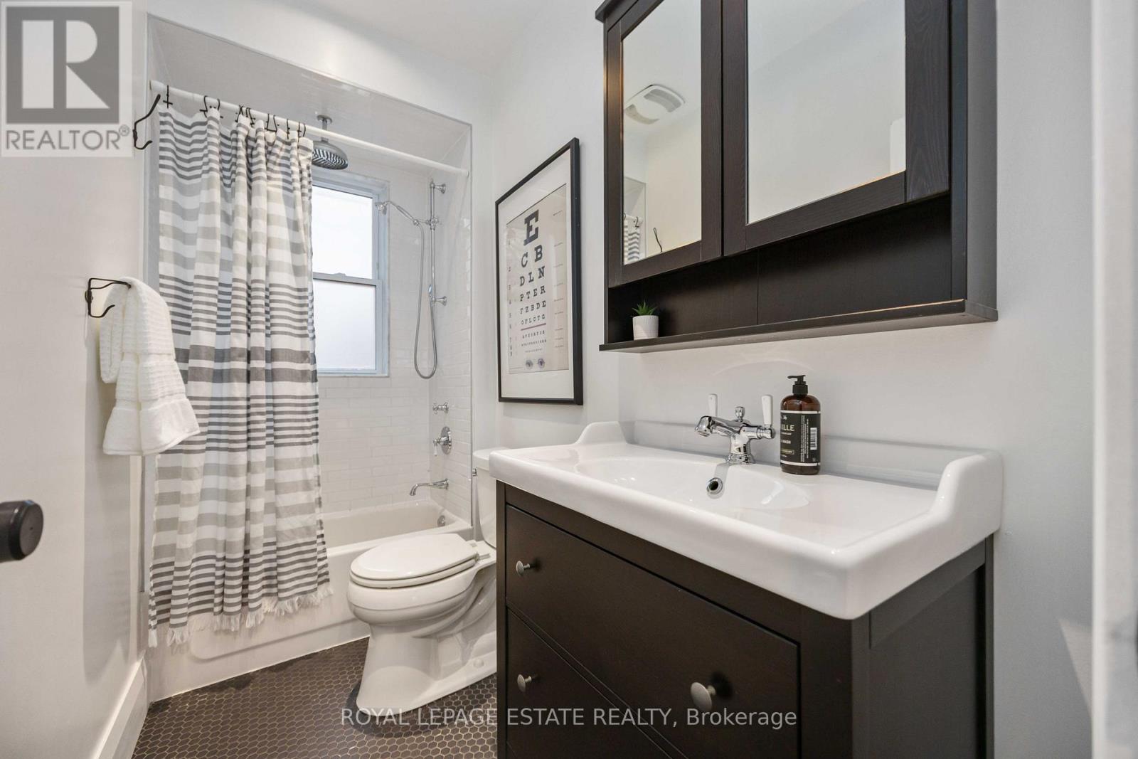 24 Hannaford Street, Toronto, Ontario  M4E 3G7 - Photo 27 - E12692116