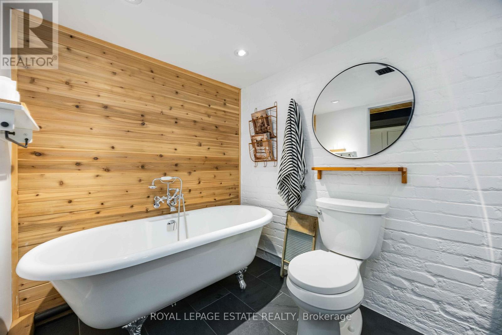 24 Hannaford Street, Toronto, Ontario  M4E 3G7 - Photo 34 - E12692116