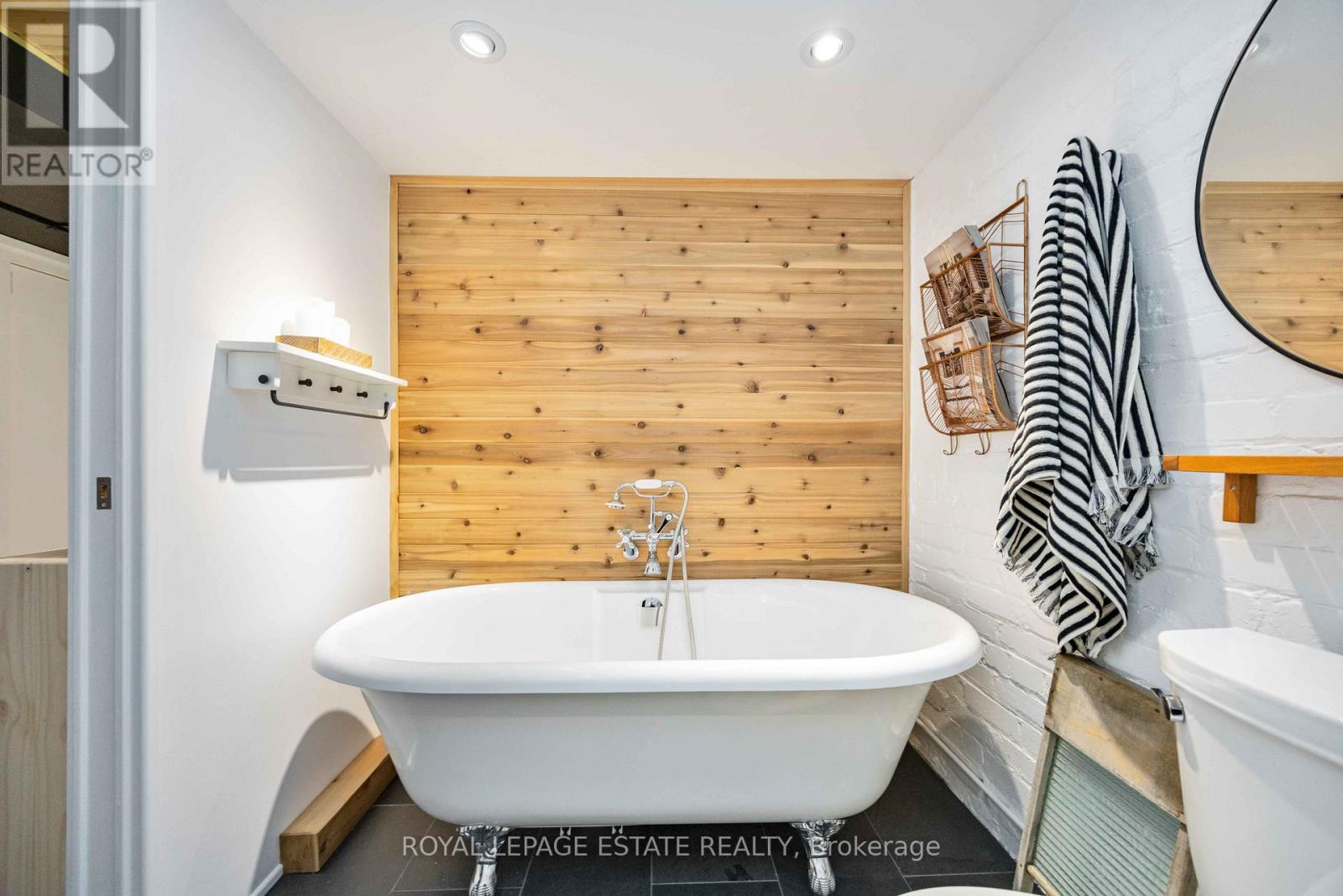 24 Hannaford Street, Toronto, Ontario  M4E 3G7 - Photo 35 - E12692116