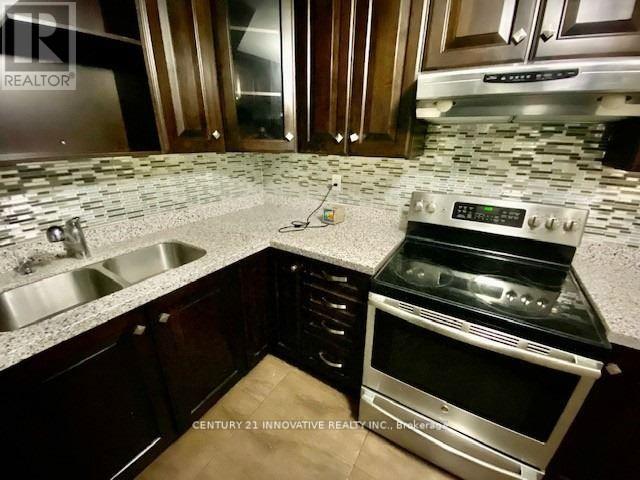 66 Juglans Crescent, Whitchurch-Stouffville, Ontario  L4A 1S5 - Photo 3 - N12692066