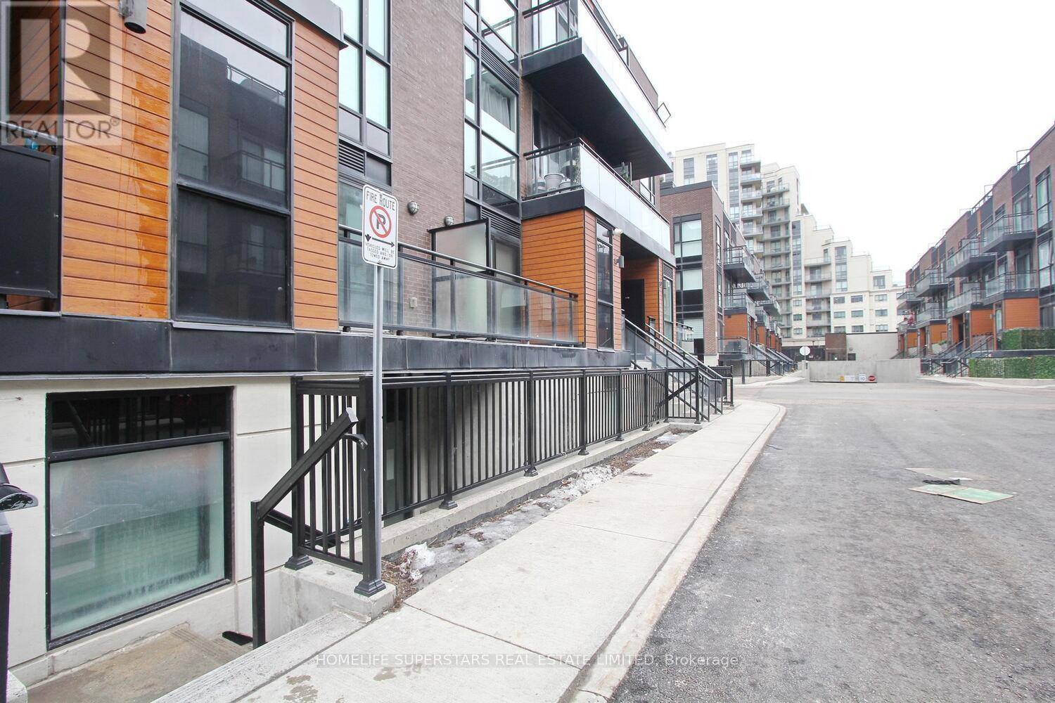 902 - 5309 Highway No 7, Vaughan, Ontario  L4L 0J1 - Photo 2 - N12692110