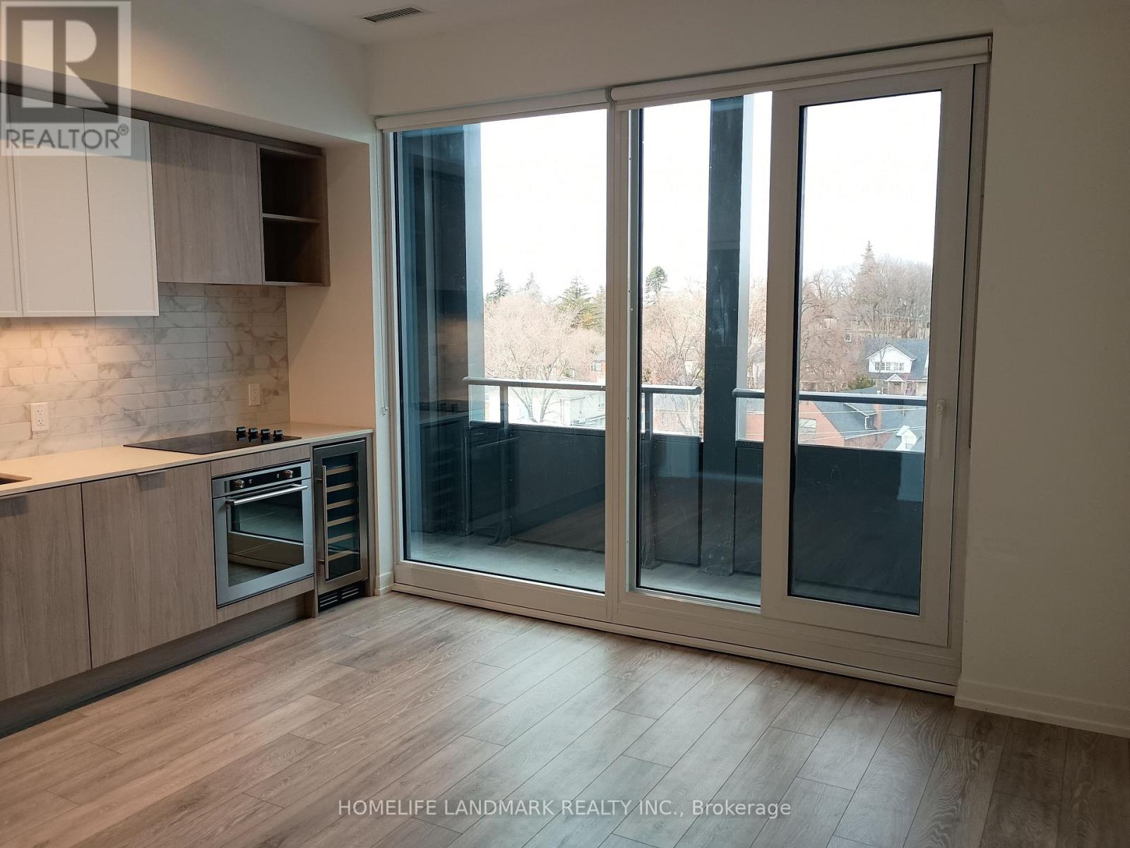 822 - 2020 Bathurst Street, Toronto, Ontario  M5P 0A6 - Photo 3 - C12692036