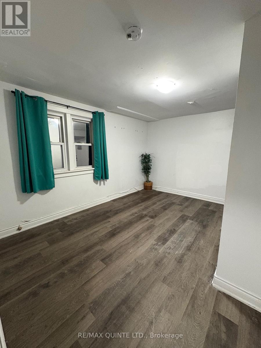 1 - 284 Front Street, Quinte West, Ontario  K8V 4P5 - Photo 8 - X12692122