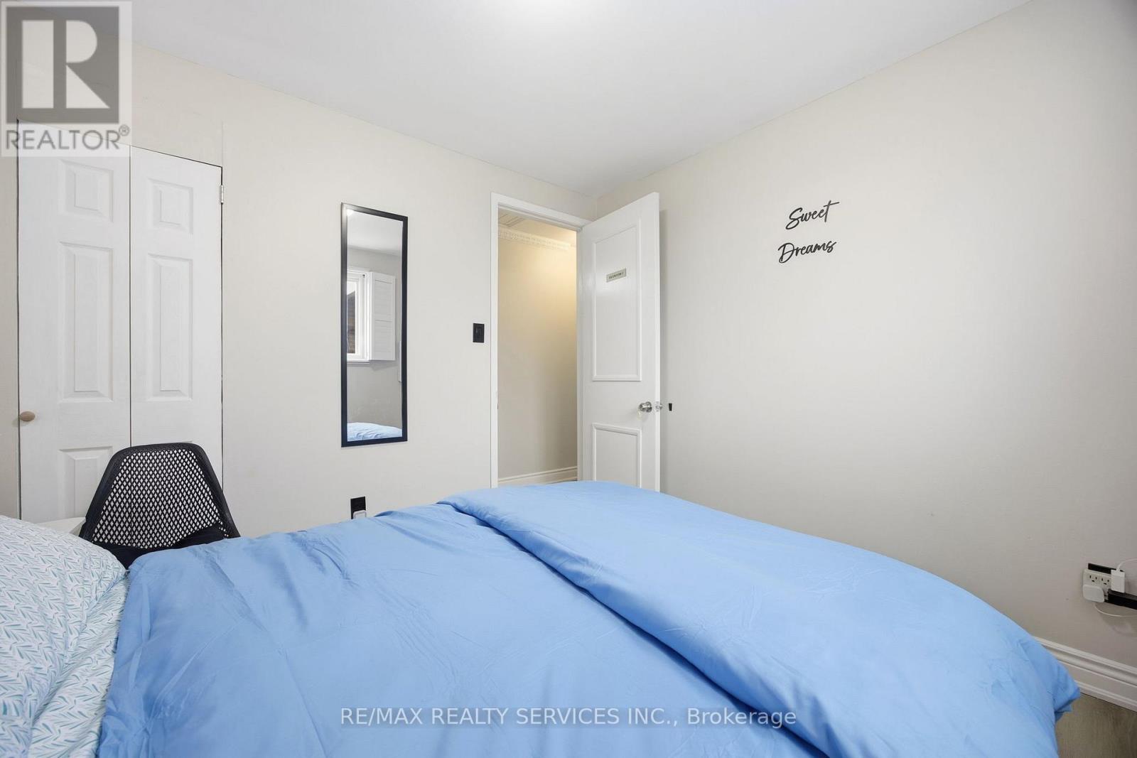 17 Avening Drive, Toronto, Ontario  M9V 1Y2 - Photo 15 - W12692060