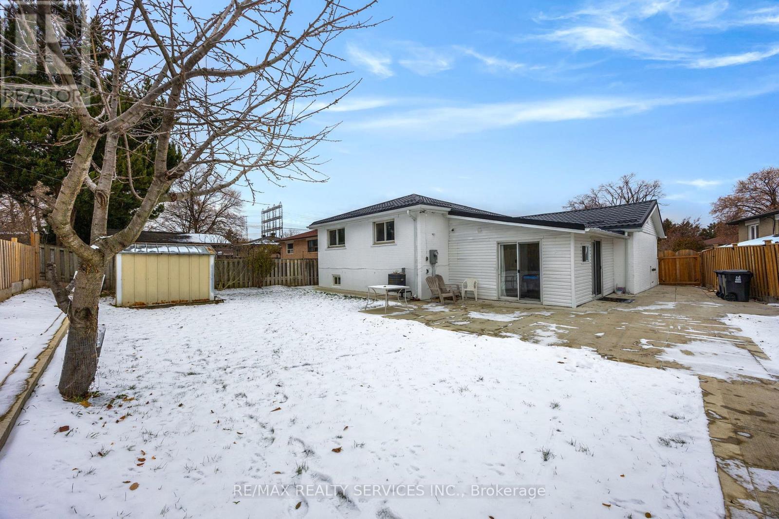 17 Avening Drive, Toronto, Ontario  M9V 1Y2 - Photo 32 - W12692060