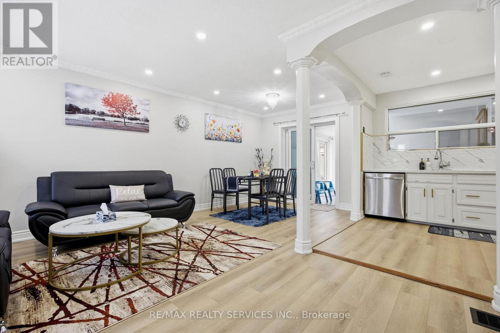 17 Avening Drive, Toronto, Ontario  M9V 1Y2 - Photo 6 - W12692060