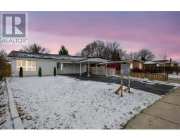 17 AVENING DRIVE, Toronto, Ontario