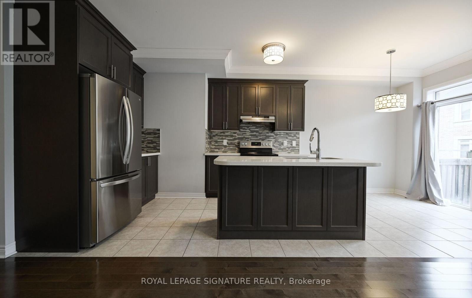 350 Leadwood Gate, Oakville, Ontario  L6M 4M2 - Photo 11 - W12692070