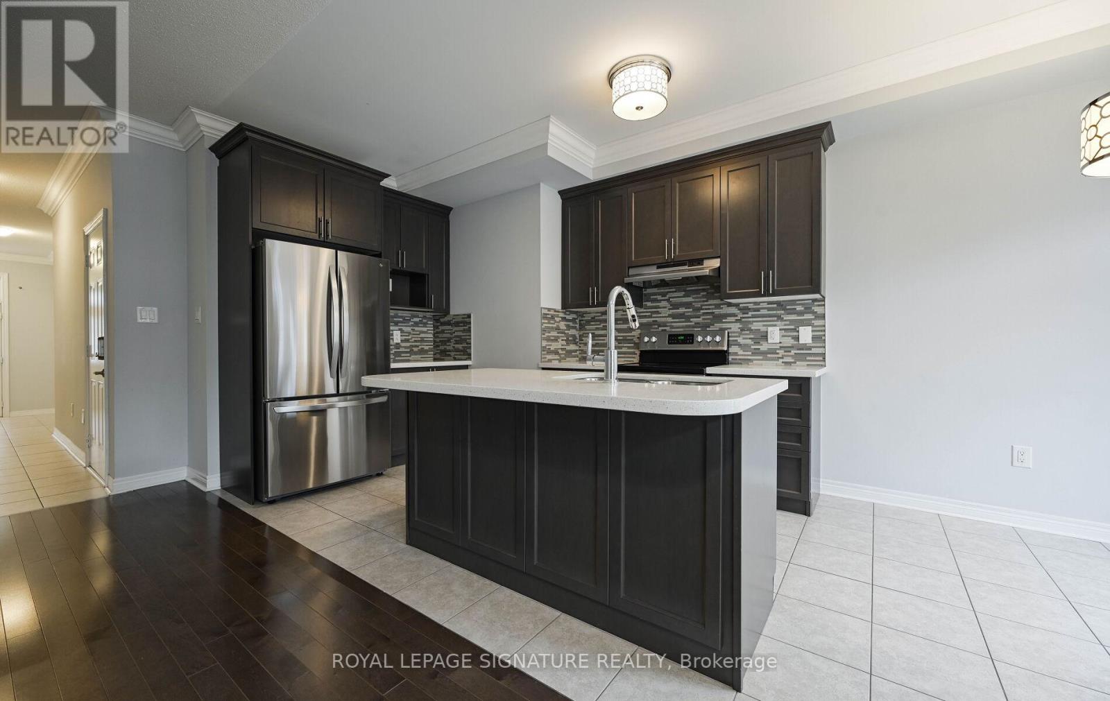 350 Leadwood Gate, Oakville, Ontario  L6M 4M2 - Photo 12 - W12692070