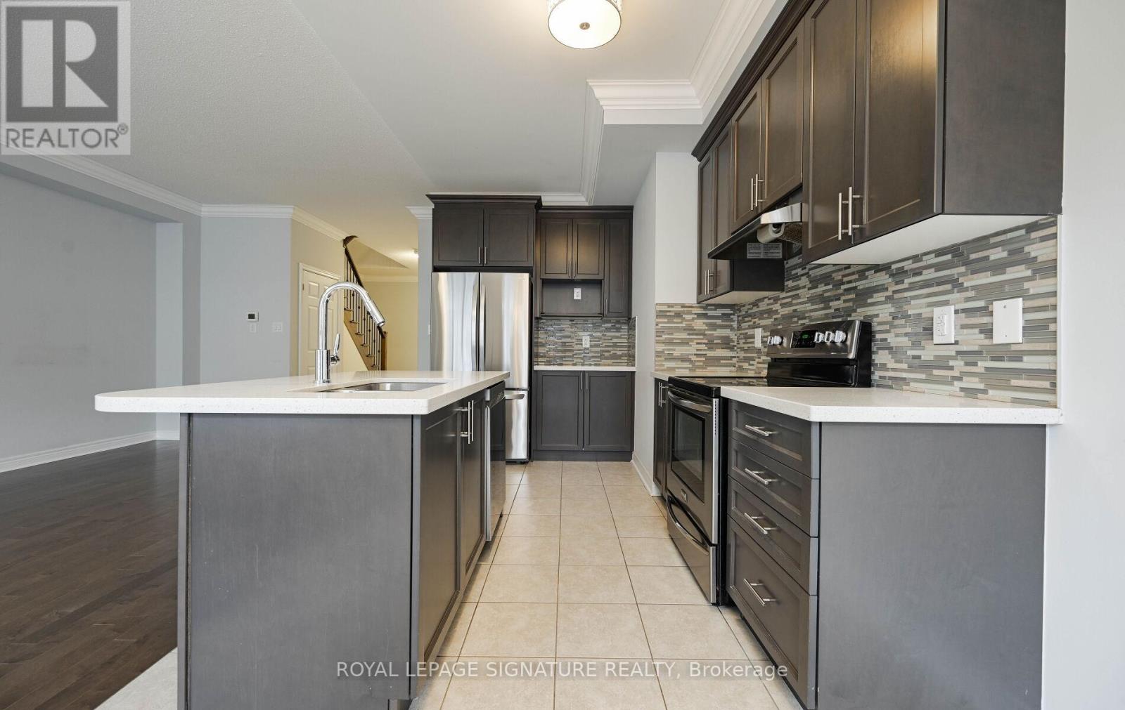 350 Leadwood Gate, Oakville, Ontario  L6M 4M2 - Photo 13 - W12692070