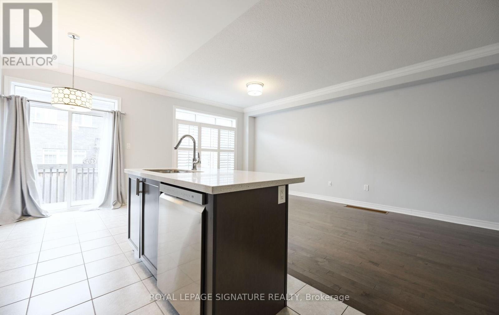 350 Leadwood Gate, Oakville, Ontario  L6M 4M2 - Photo 14 - W12692070