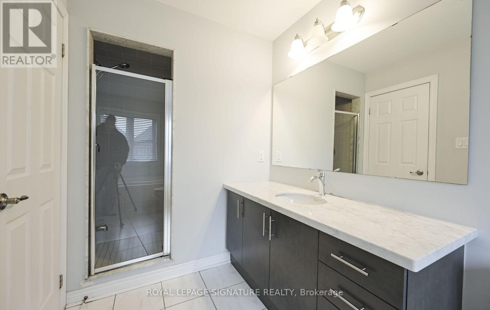 350 Leadwood Gate, Oakville, Ontario  L6M 4M2 - Photo 25 - W12692070