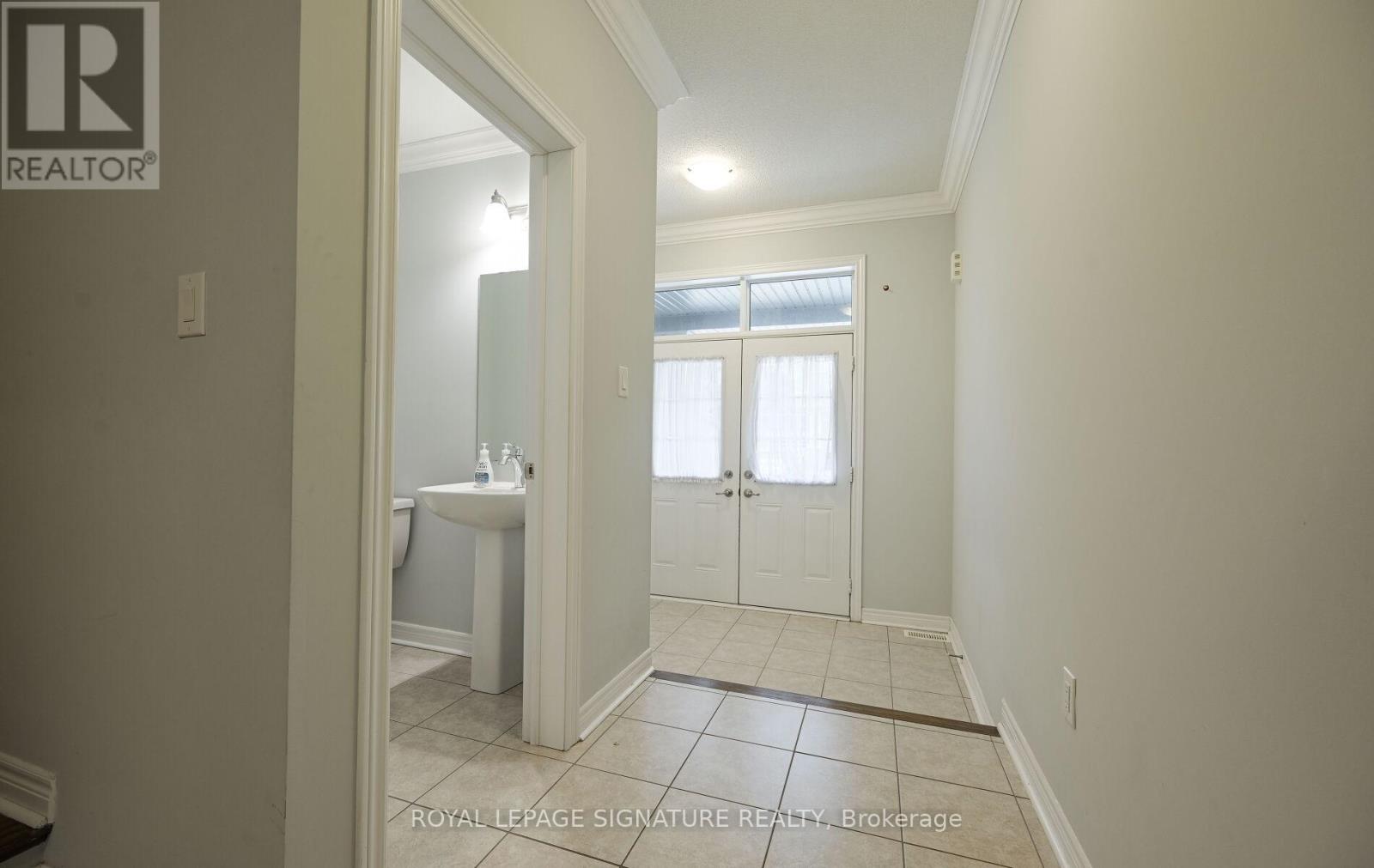 350 Leadwood Gate, Oakville, Ontario  L6M 4M2 - Photo 3 - W12692070