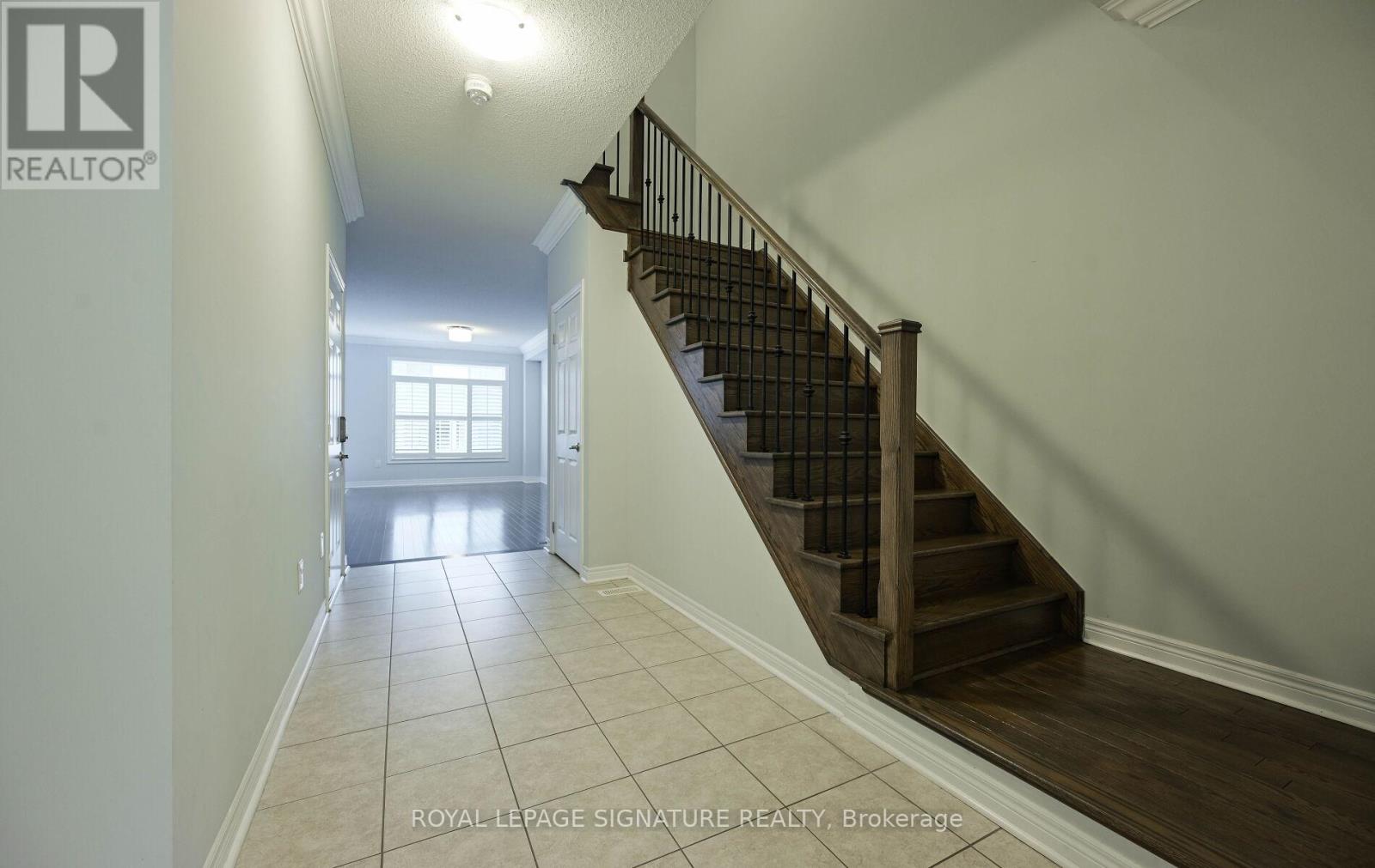 350 Leadwood Gate, Oakville, Ontario  L6M 4M2 - Photo 4 - W12692070