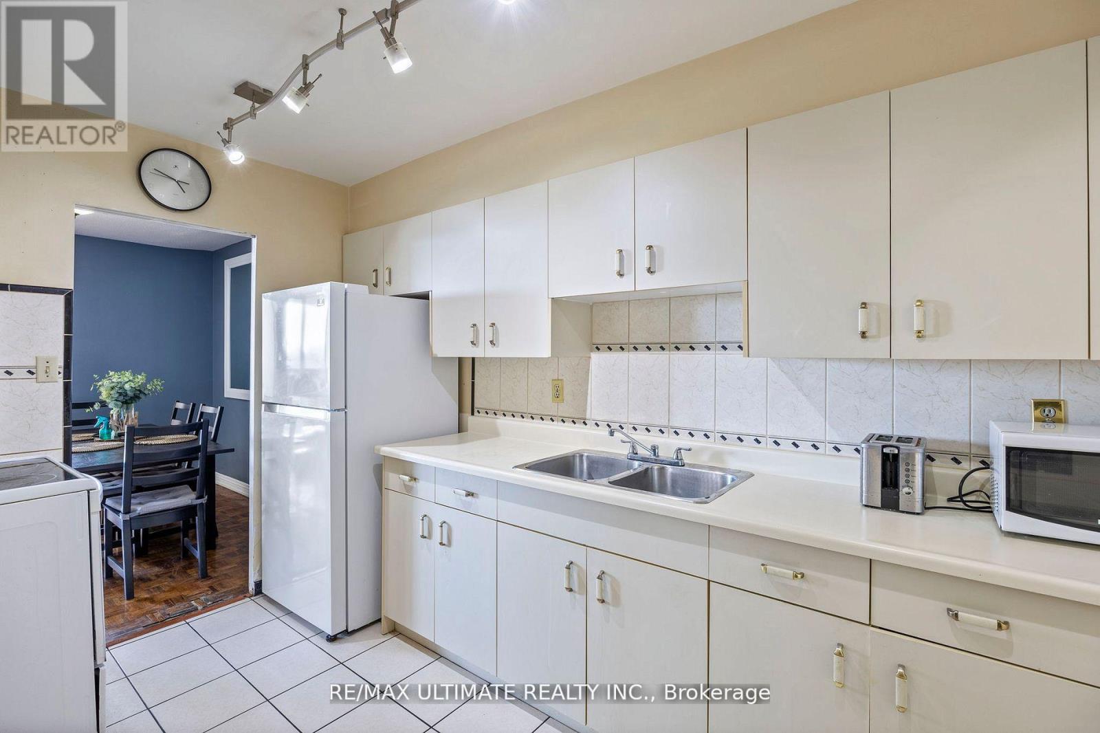 #1807 - 85 Emmett Avenue S, Toronto, Ontario  M6M 5A2 - Photo 10 - W12692082