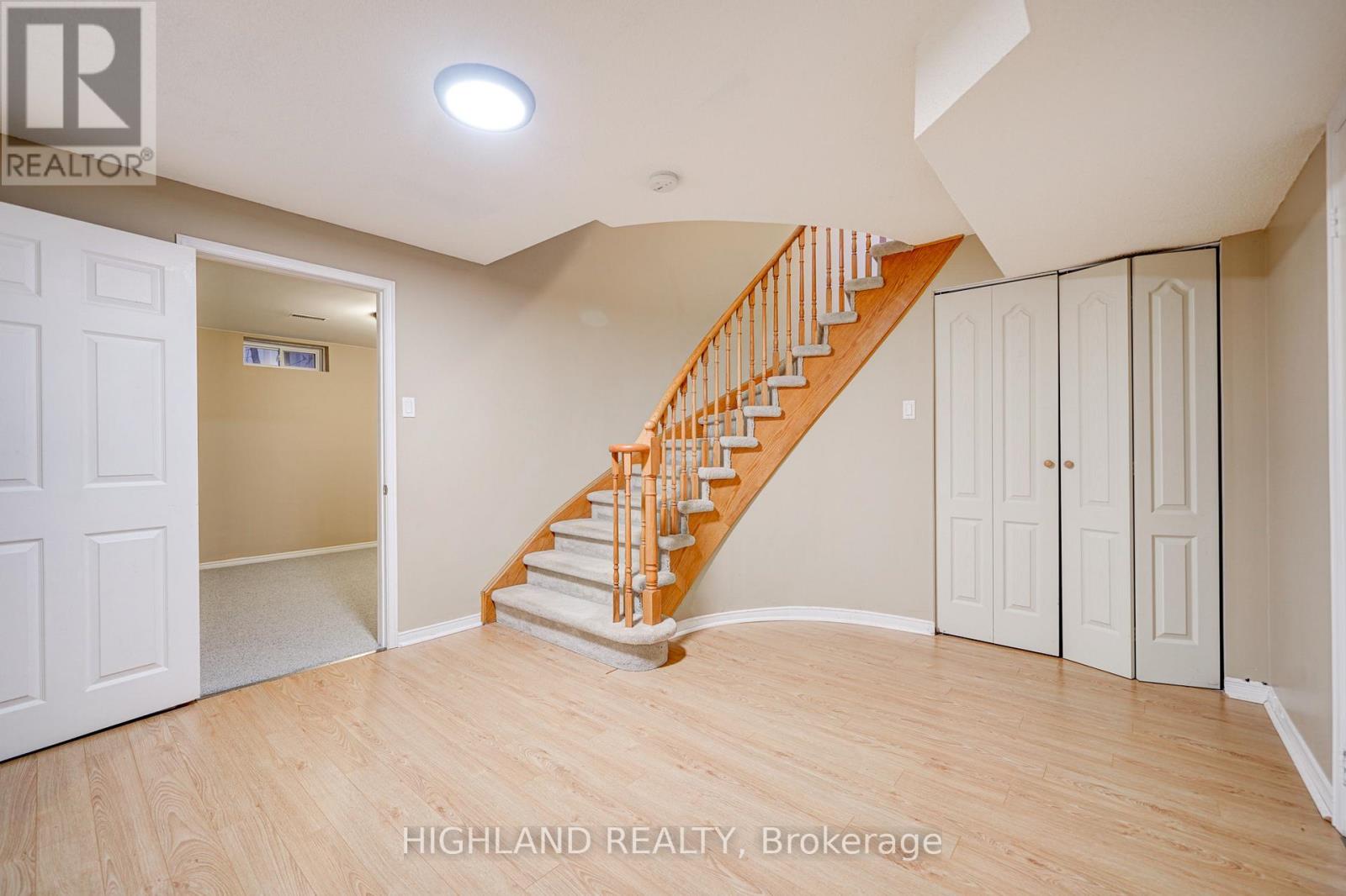 2070 Castlefield Crescent, Oakville, Ontario  L6H 5B3 - Photo 28 - W12692090