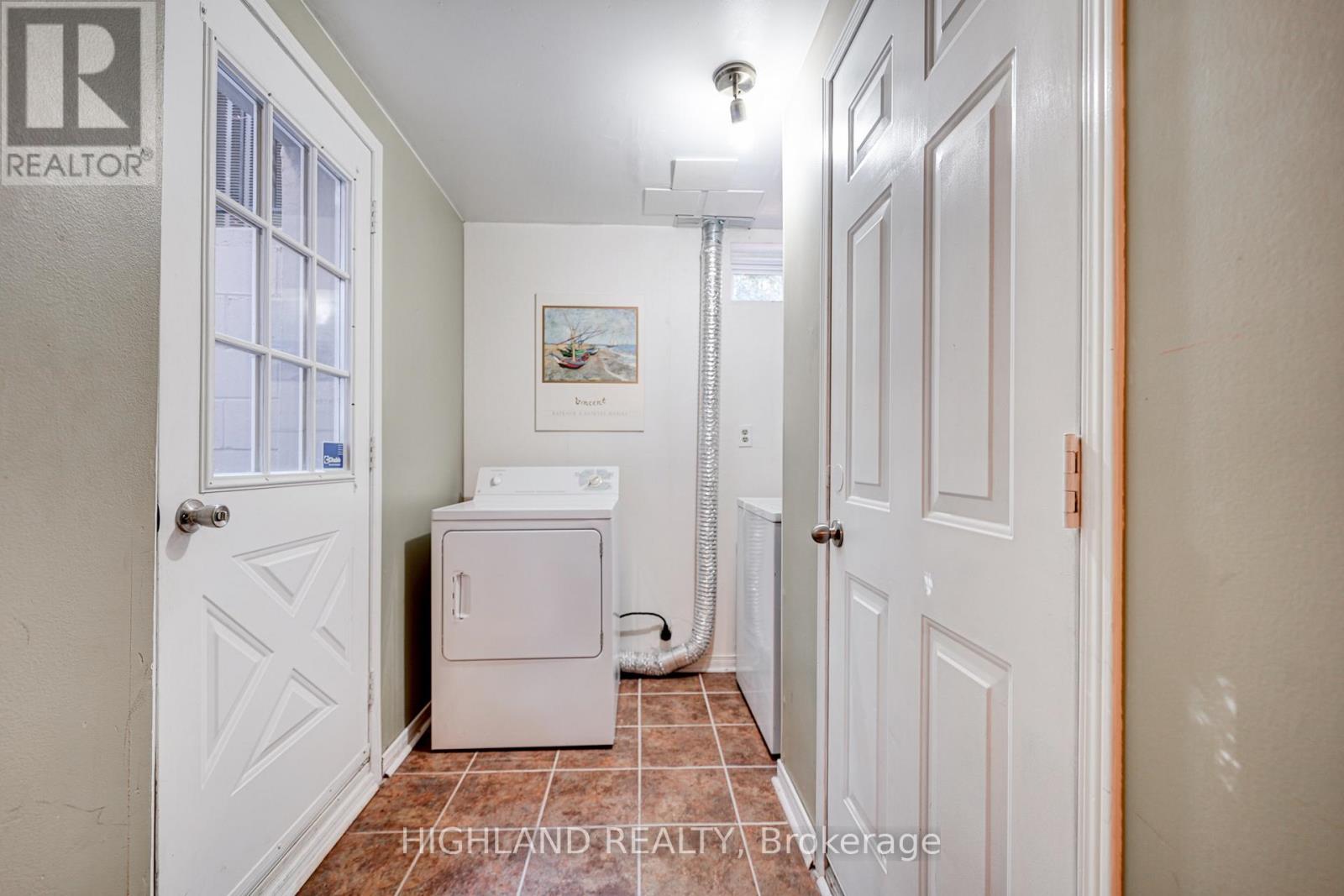 2070 Castlefield Crescent, Oakville, Ontario  L6H 5B3 - Photo 30 - W12692090