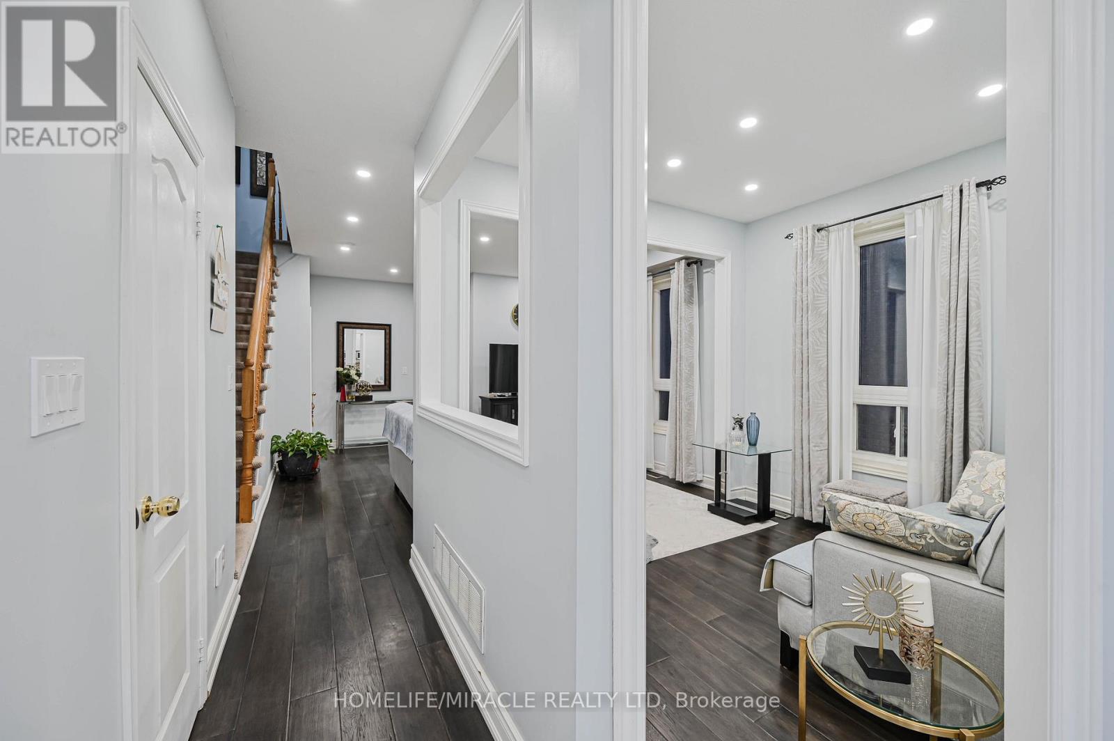 3420 Fountain Park Avenue, Mississauga, Ontario  L5M 7E3 - Photo 13 - W12692092