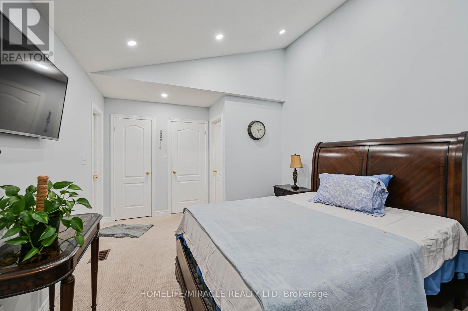 3420 Fountain Park Avenue, Mississauga, Ontario  L5M 7E3 - Photo 32 - W12692092