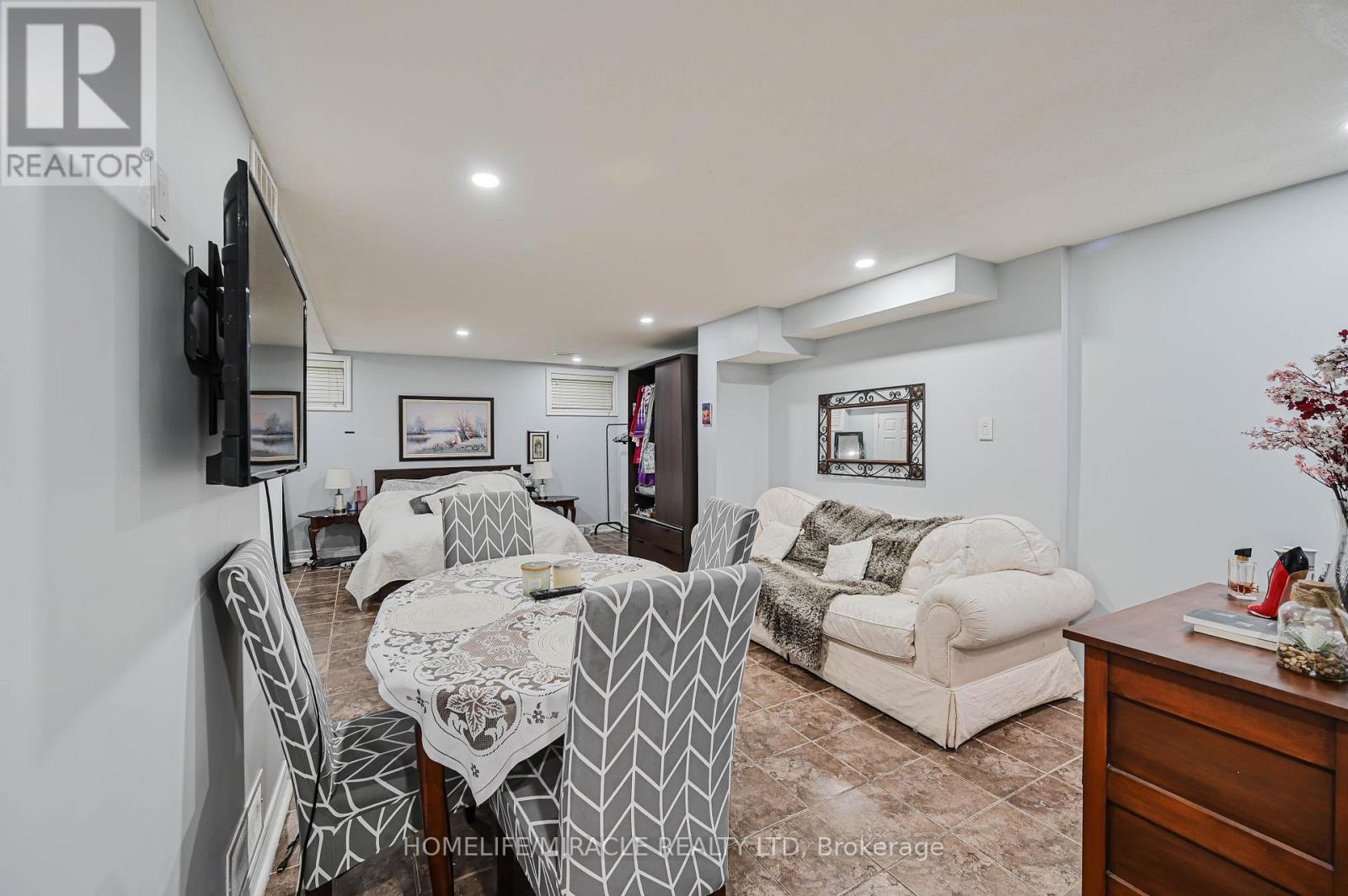 3420 Fountain Park Avenue, Mississauga, Ontario  L5M 7E3 - Photo 43 - W12692092