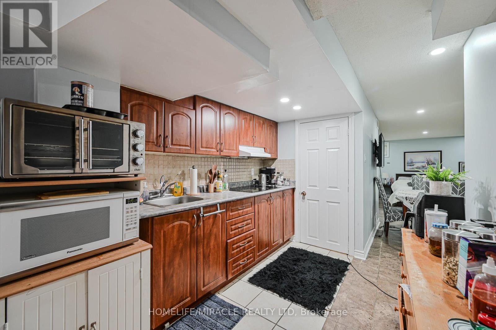 3420 Fountain Park Avenue, Mississauga, Ontario  L5M 7E3 - Photo 49 - W12692092