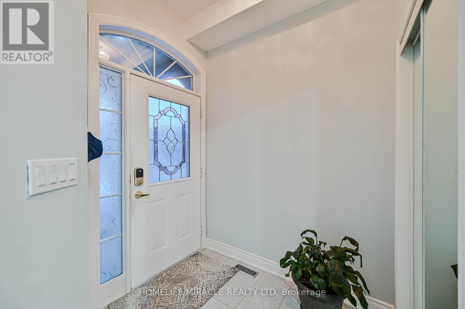 3420 Fountain Park Avenue, Mississauga, Ontario  L5M 7E3 - Photo 6 - W12692092