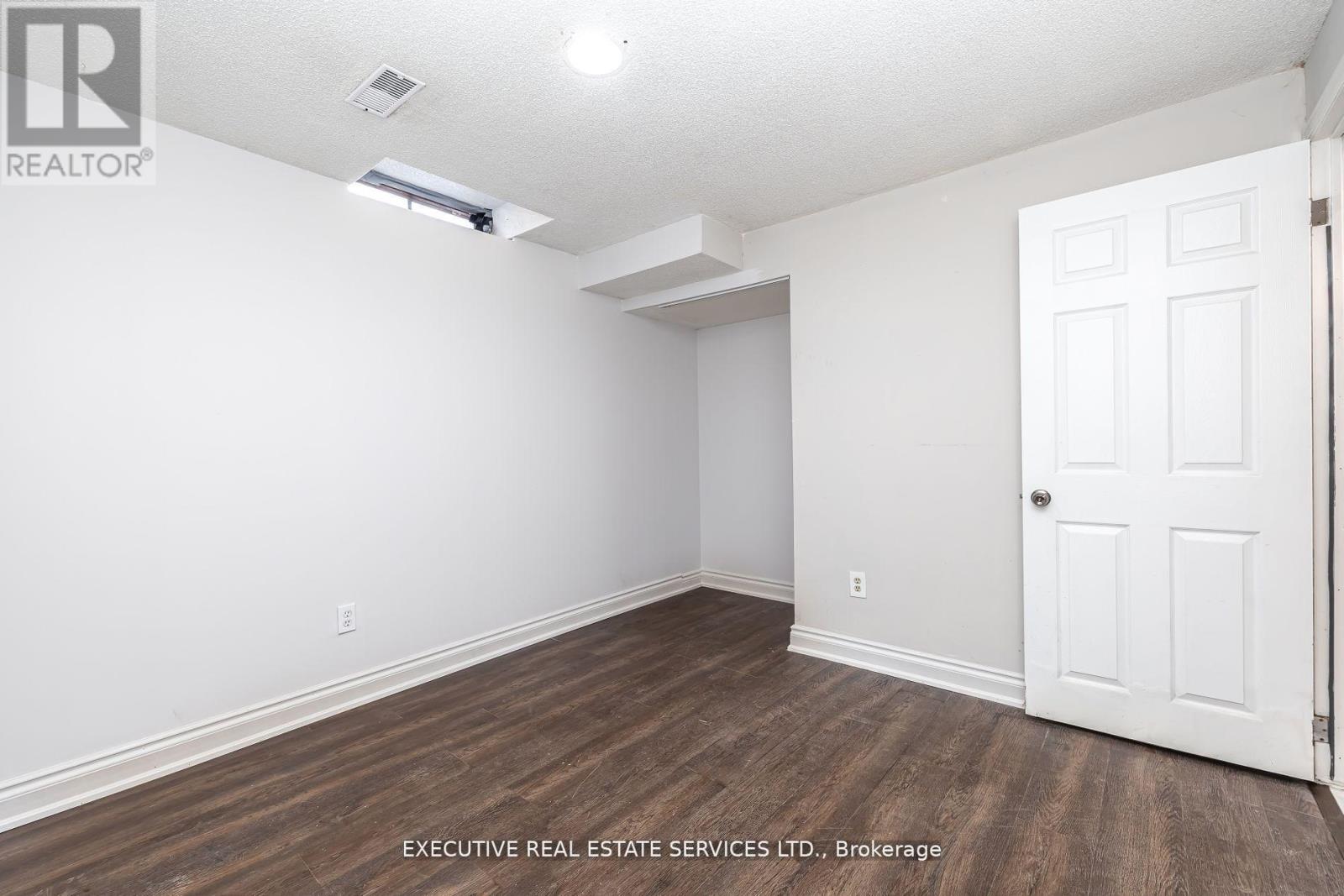 Lower - 17 Judith Crescent, Brampton, Ontario  L6S 3J3 - Photo 2 - W12692098