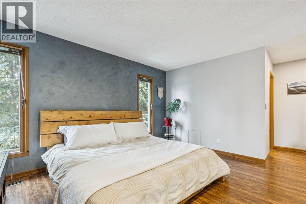 715 Coach Bluff Crescent Sw, Calgary, Alberta  T3H 1A9 - Photo 23 - A2277368