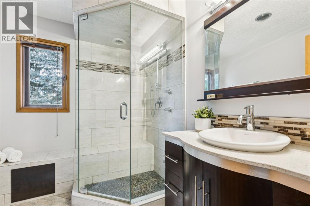 715 Coach Bluff Crescent Sw, Calgary, Alberta  T3H 1A9 - Photo 24 - A2277368