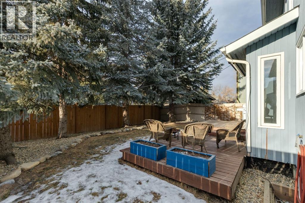 715 Coach Bluff Crescent Sw, Calgary, Alberta  T3H 1A9 - Photo 31 - A2277368