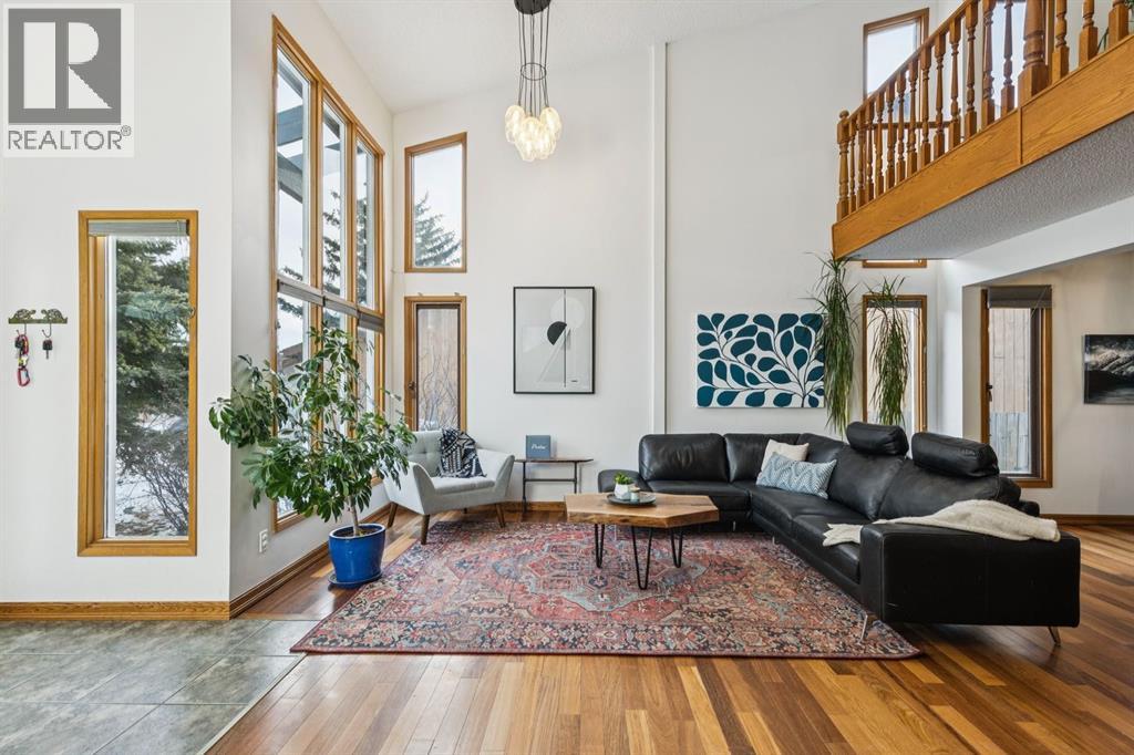 715 Coach Bluff Crescent SW, Calgary, Alberta