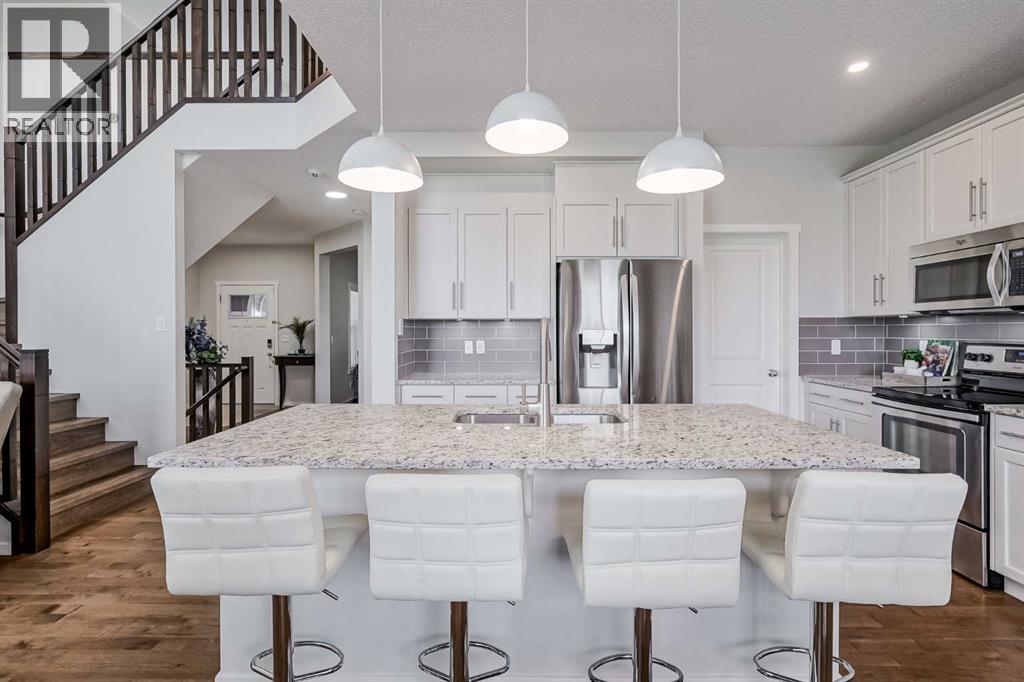 225 Kingsmere Cove Se, Airdrie, Alberta  T4A 0S1 - Photo 5 - A2278857