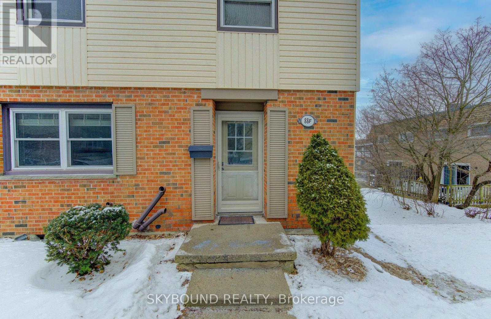 27 - 88 Mcdougall Road, Waterloo, Ontario  N2L 5C5 - Photo 2 - X12692100