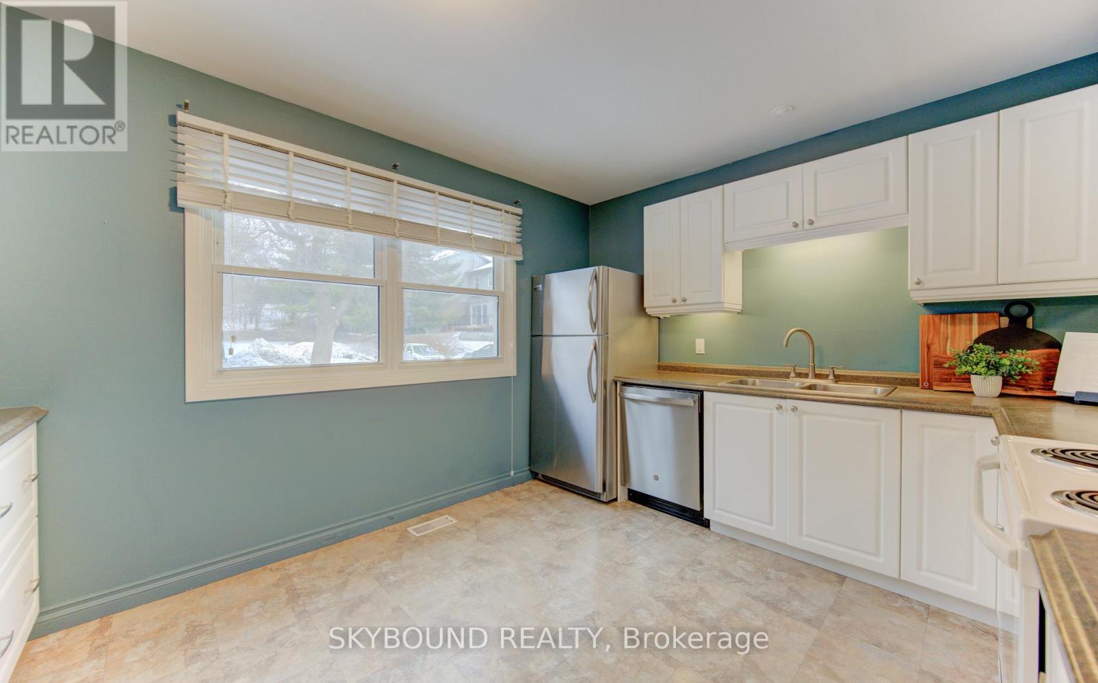 27 - 88 Mcdougall Road, Waterloo, Ontario  N2L 5C5 - Photo 8 - X12692100