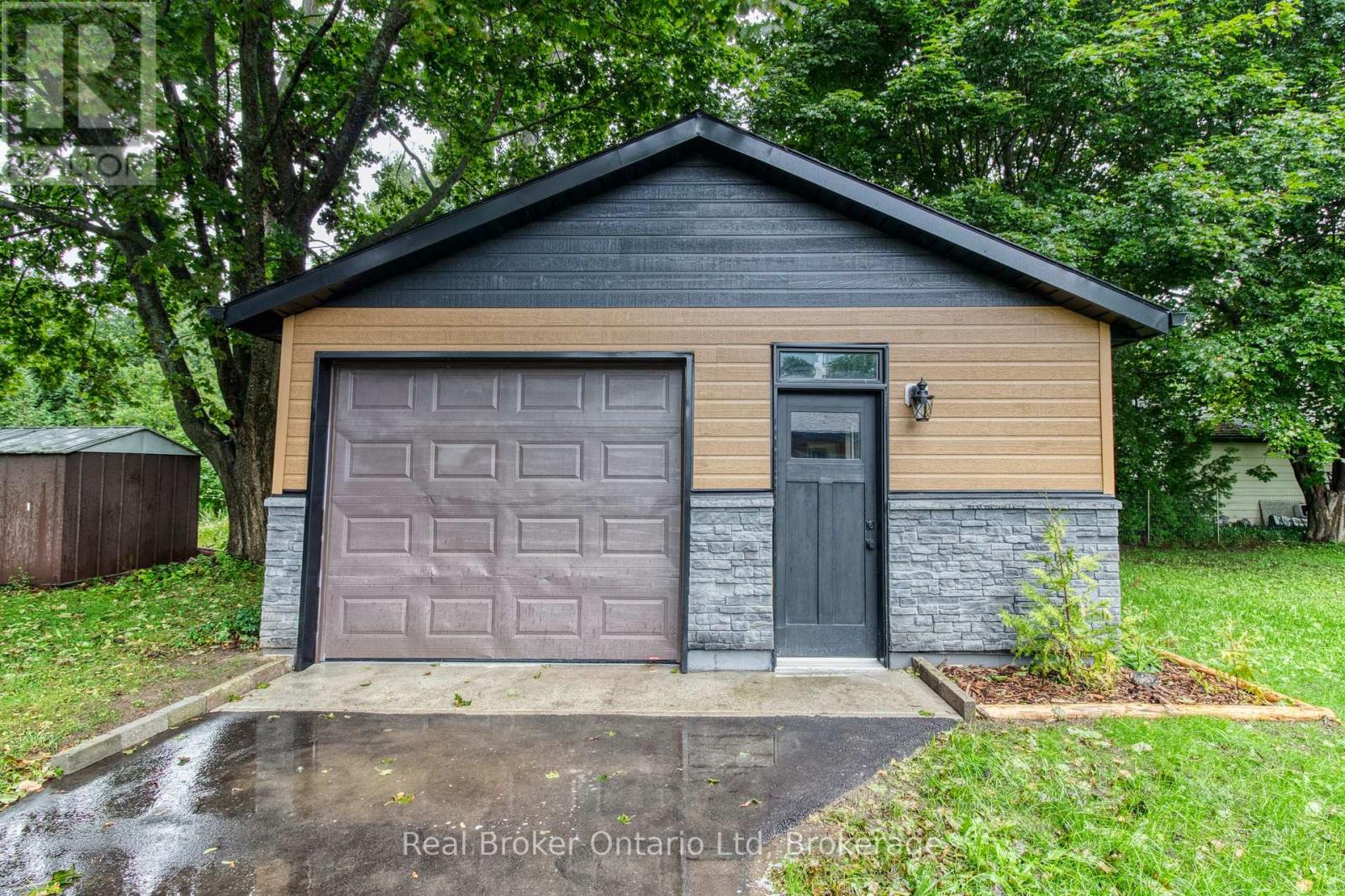 446 Isaac Street, South Bruce Peninsula, Ontario  N0H 2T0 - Photo 31 - X12691750