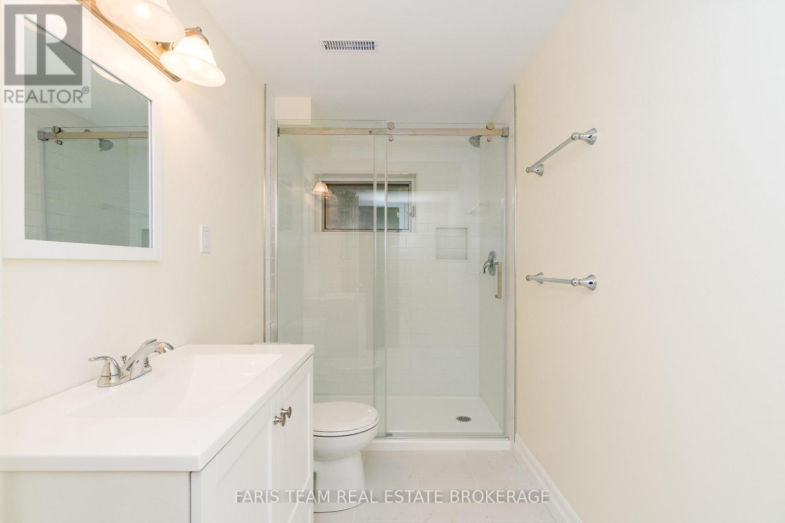 82 Derby Court, Newmarket, Ontario  L3Y 5Z9 - Photo 18 - N12649142