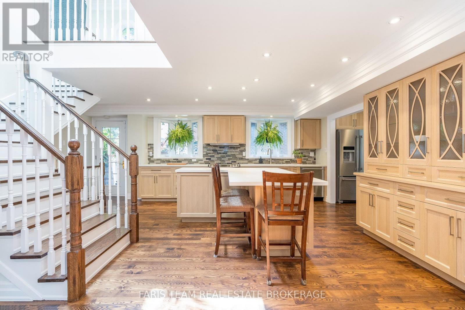 82 Derby Court, Newmarket, Ontario  L3Y 5Z9 - Photo 6 - N12649142