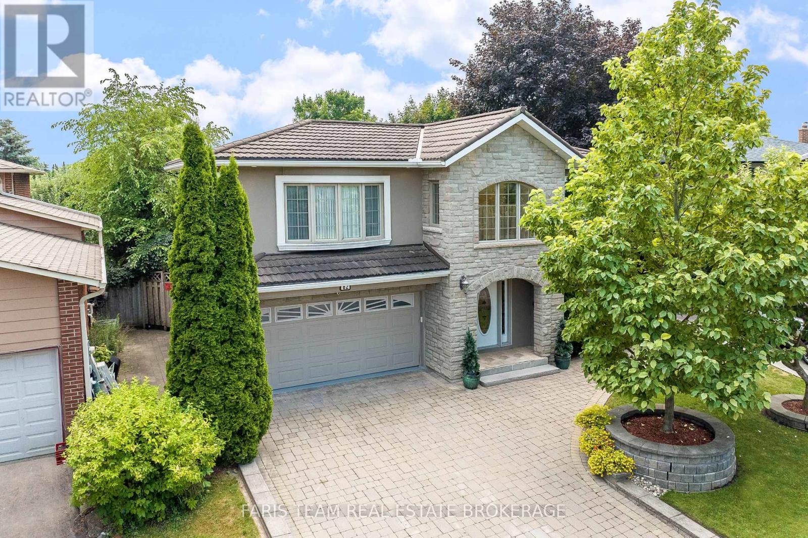 82 Derby Court, Newmarket, Ontario  L3Y 5Z9 - Photo 3 - N12649142