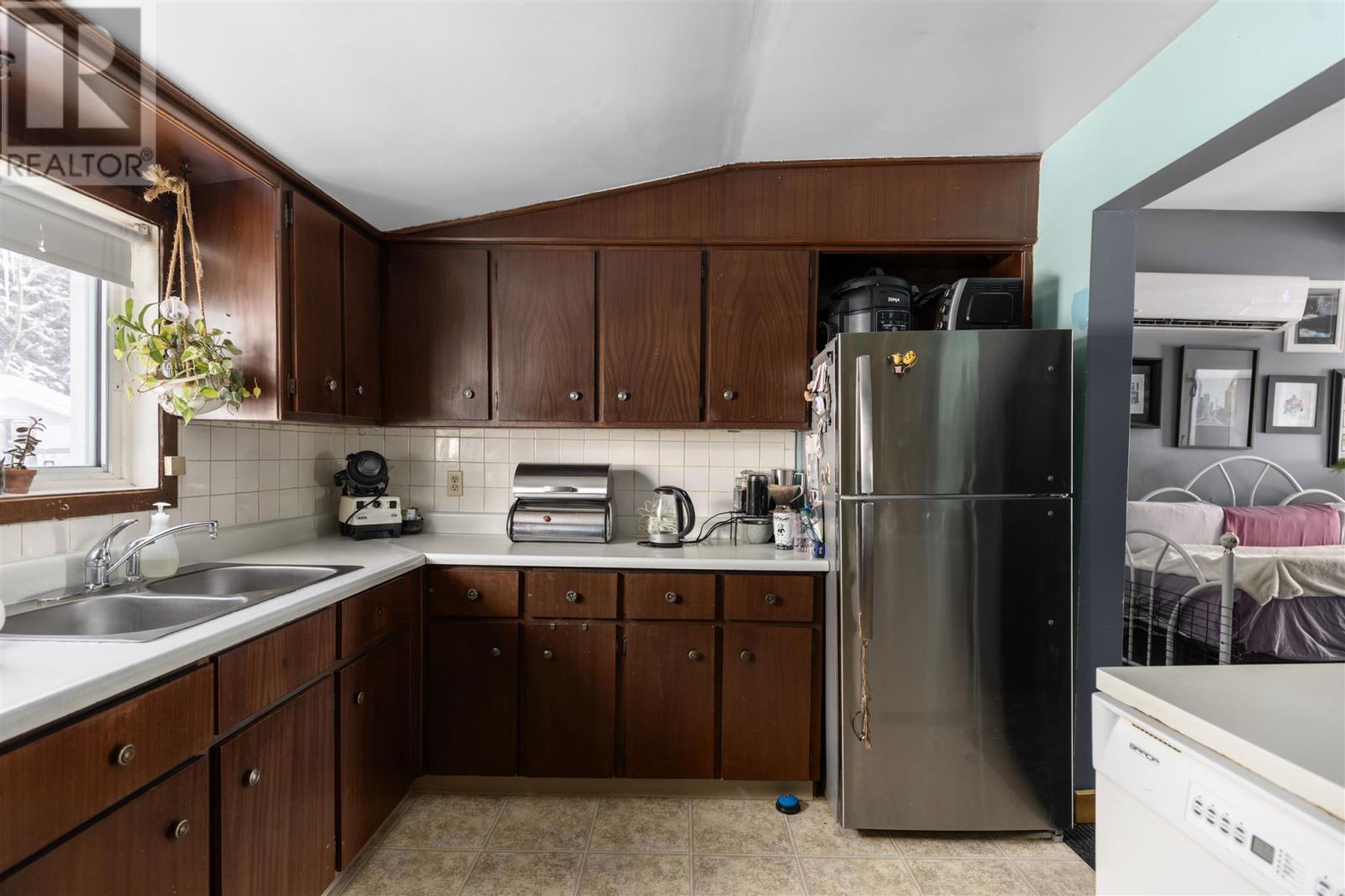 40 Fauquier Ave, Sault Ste. Marie, Ontario  P6B 2P1 - Photo 4 - SM260020