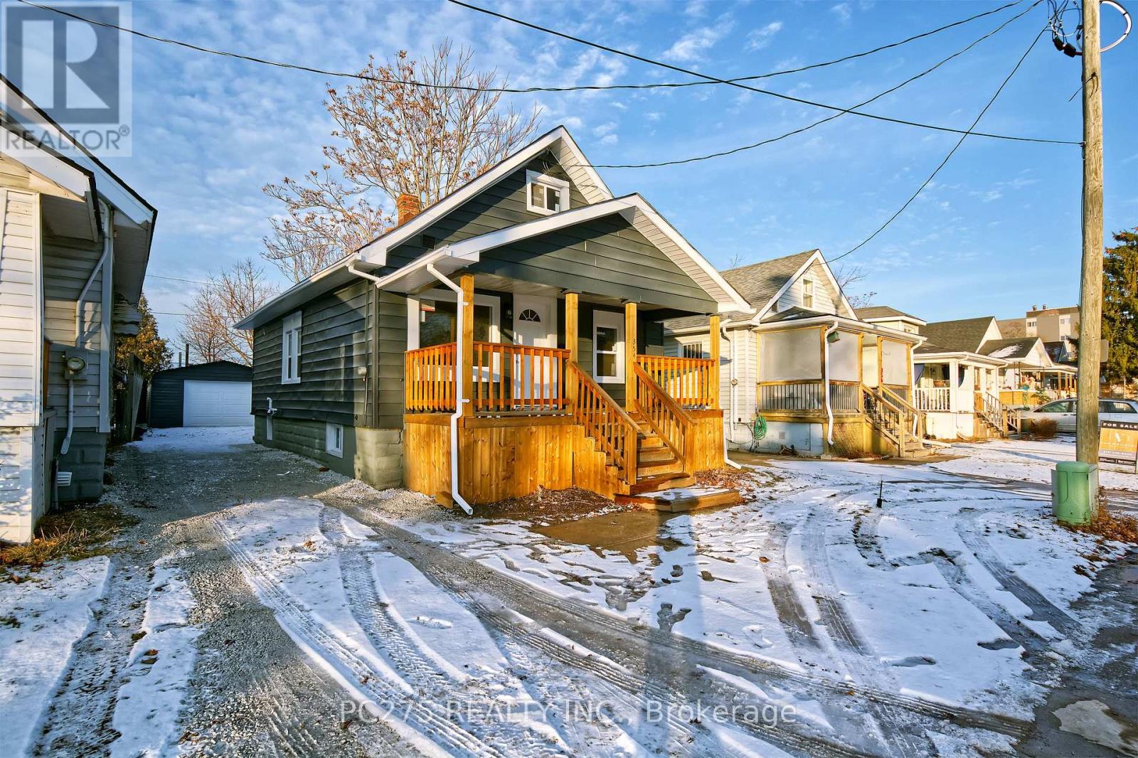 354 Exmouth Street, Sarnia, Ontario  N7T 5N6 - Photo 2 - X12692176