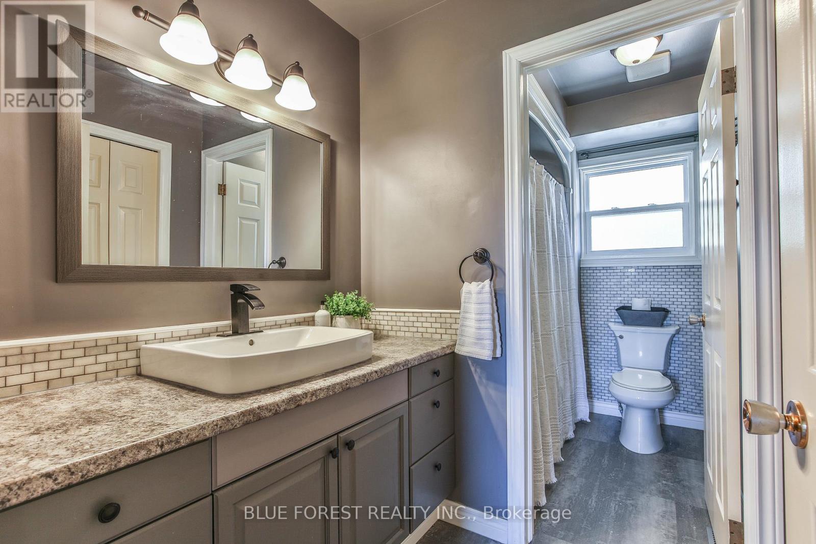 50000 Dingle Street, Malahide, Ontario  N5H 2R1 - Photo 19 - X12692244