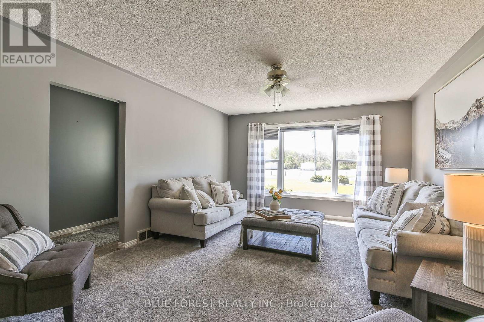 50000 Dingle Street, Malahide, Ontario  N5H 2R1 - Photo 5 - X12692244