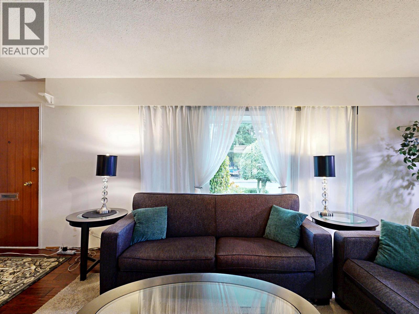 5379 1 Avenue, Delta, British Columbia  V4M 1B8 - Photo 4 - R3077497