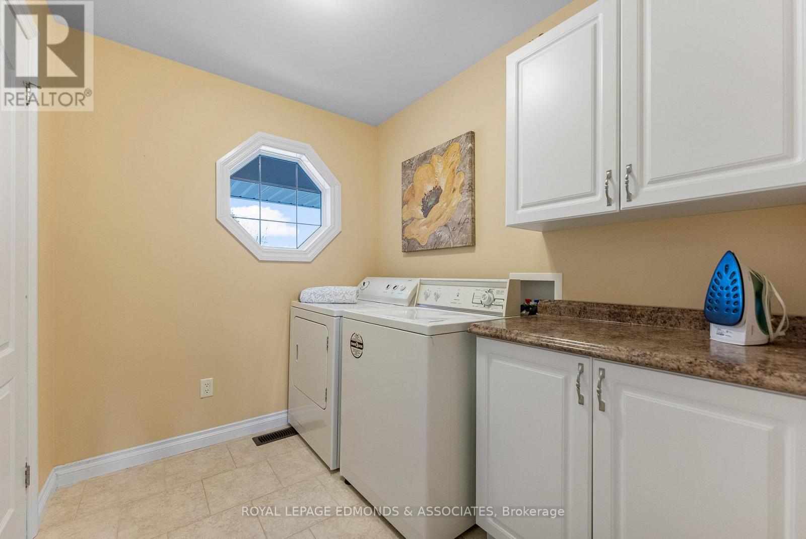 17 Minto Street, Whitewater Region, Ontario  K0J 1C0 - Photo 25 - X12692188