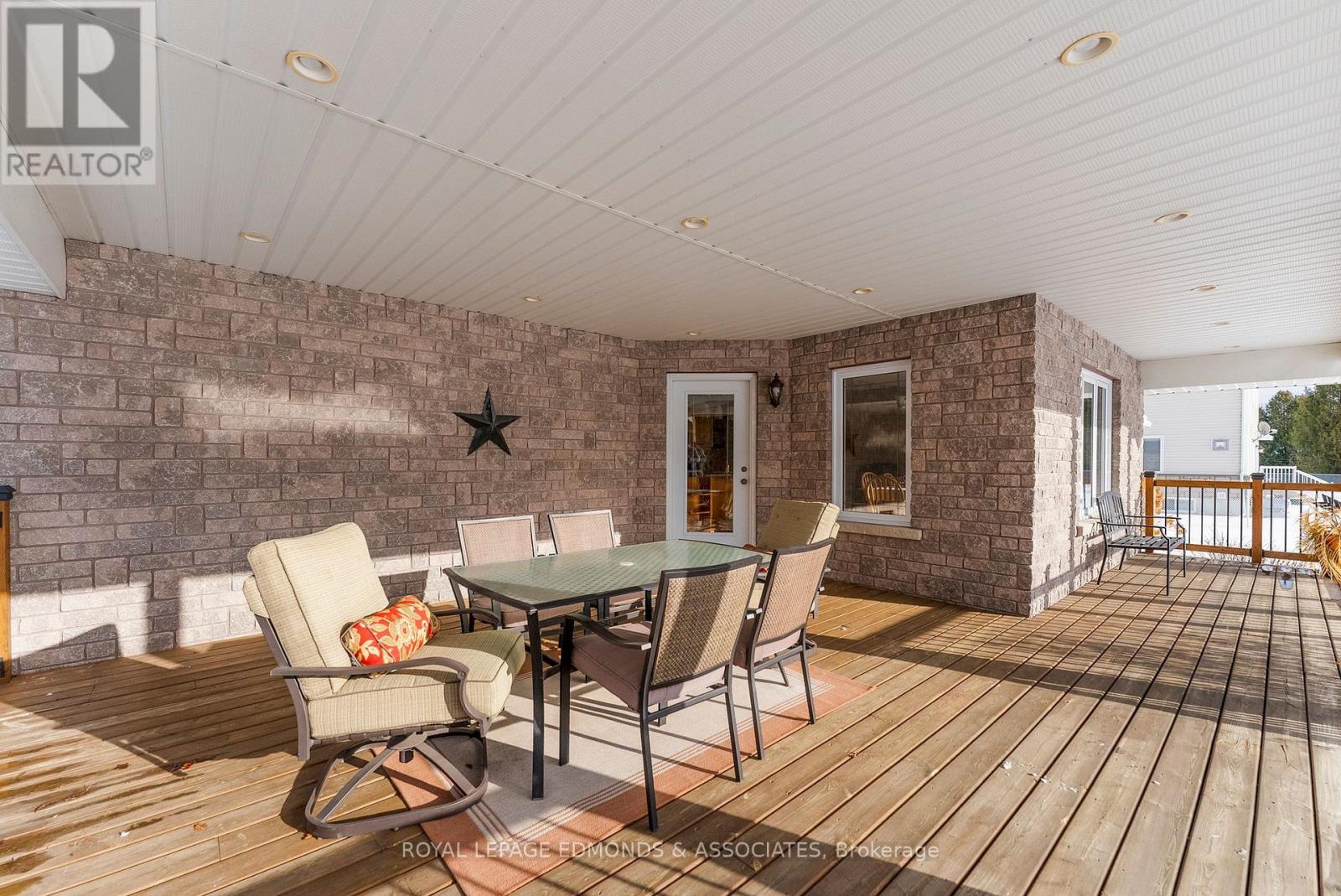 17 Minto Street, Whitewater Region, Ontario  K0J 1C0 - Photo 38 - X12692188