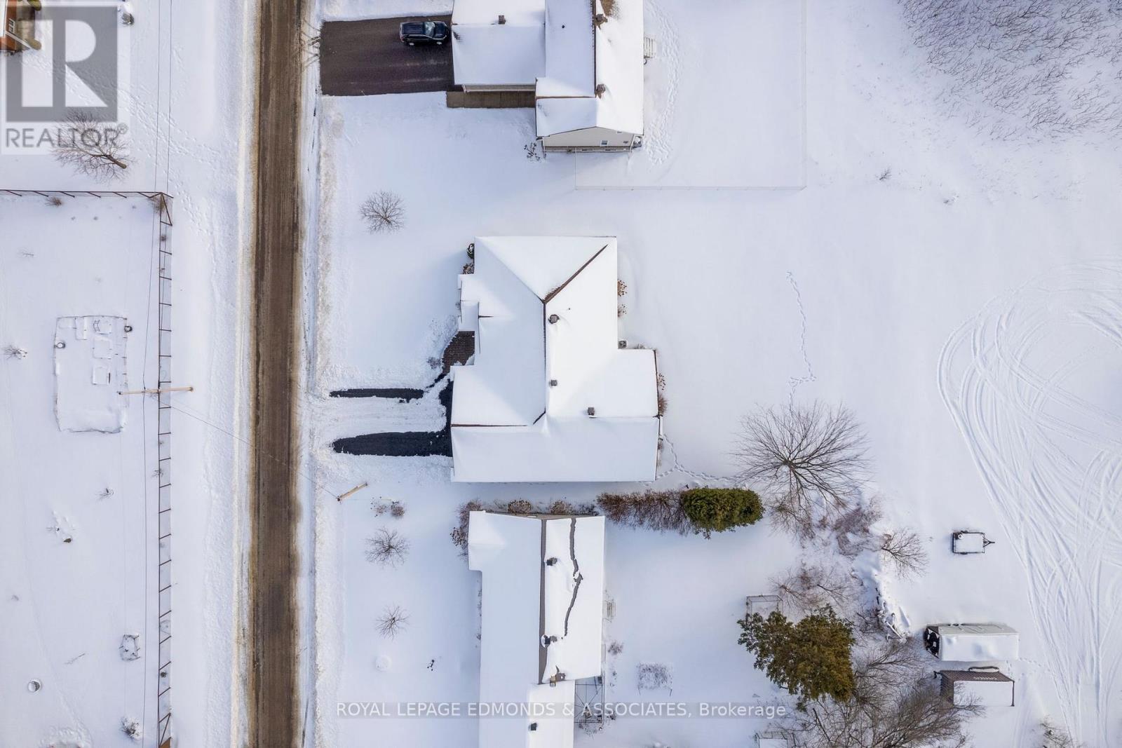 17 Minto Street, Whitewater Region, Ontario  K0J 1C0 - Photo 43 - X12692188