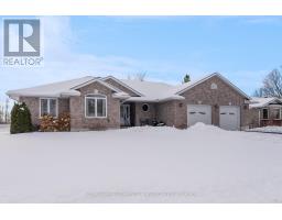 17 MINTO STREET, Whitewater Region, Ontario